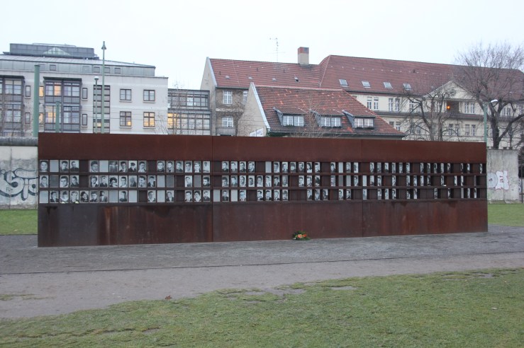 154-memorial-to-the-victims-of-the-berlin-wall